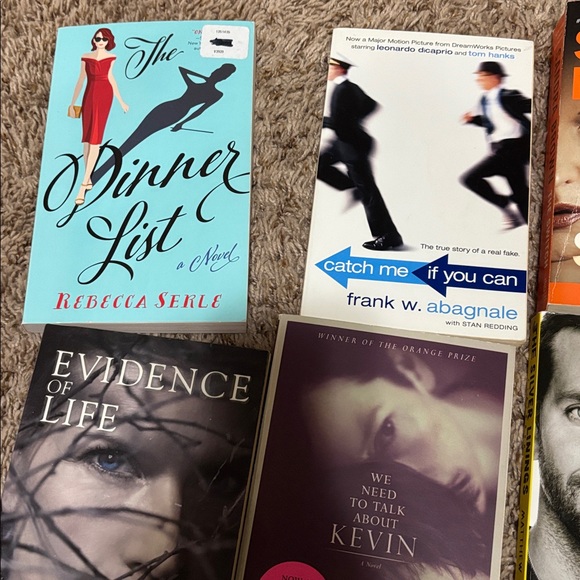 Assorted Fiction Book Collection - Picture 4 of 5